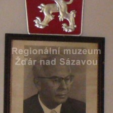 Prezident Gustáv Husák a státní znak Československé socislistické republiky. Foto: Kamila Dvořáková
